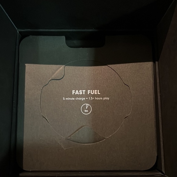 POWERBEATS PRO BOX 📦 ONLY Instructions included - Picture 4 of 6